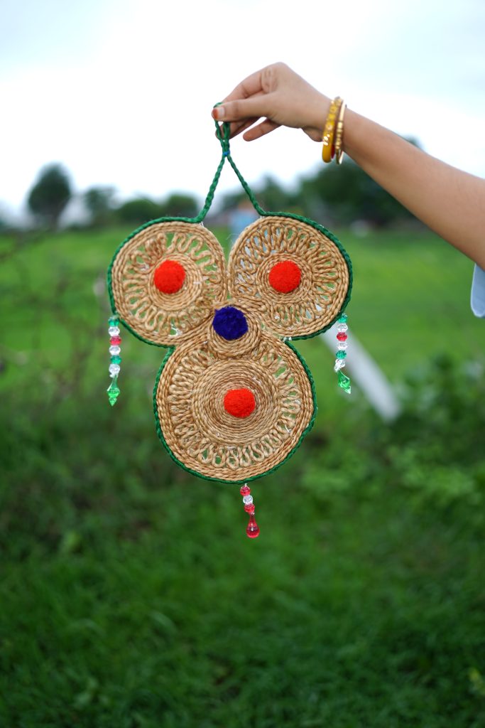 Radiant Circles: Handcrafted Jute Wall Hanging