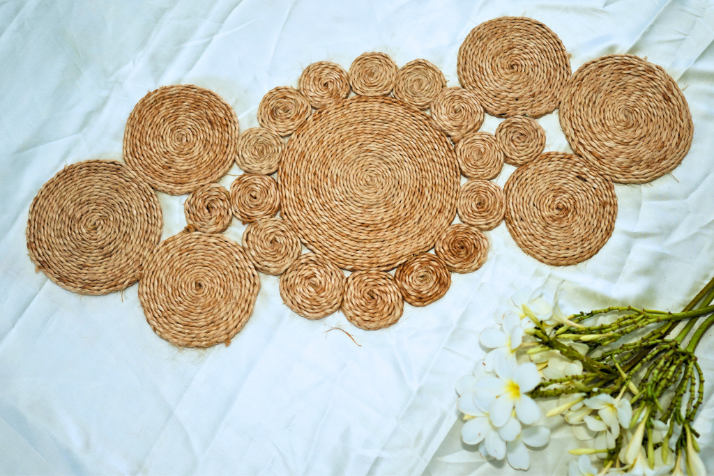 Exquisite Jute Table Runners